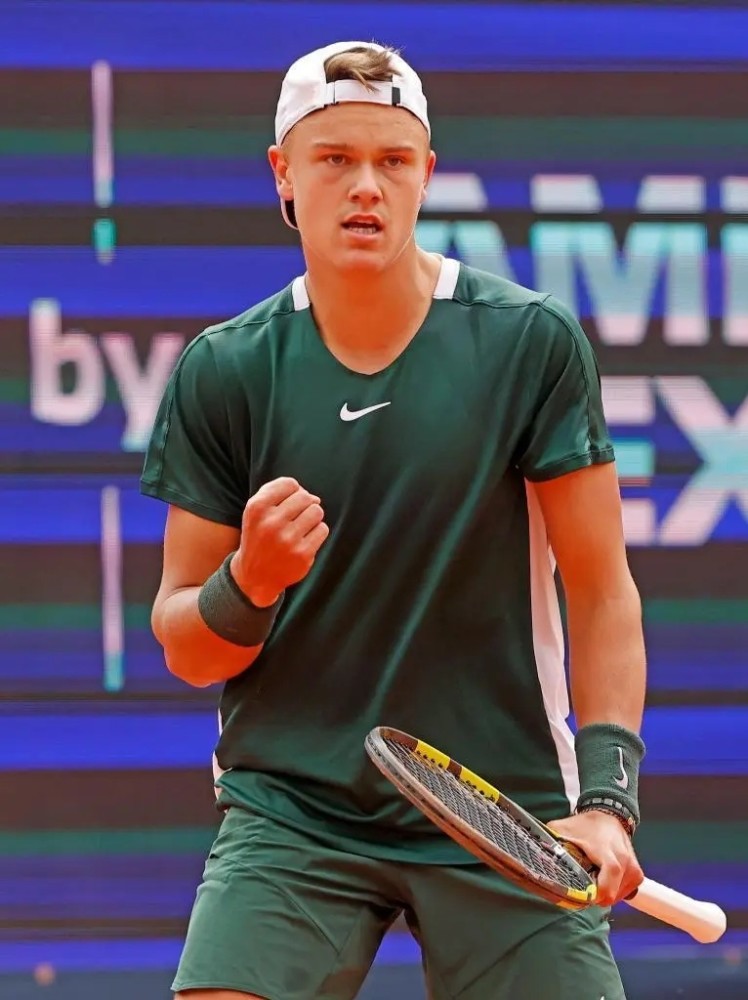 公牛似乎早 公牛似乎早