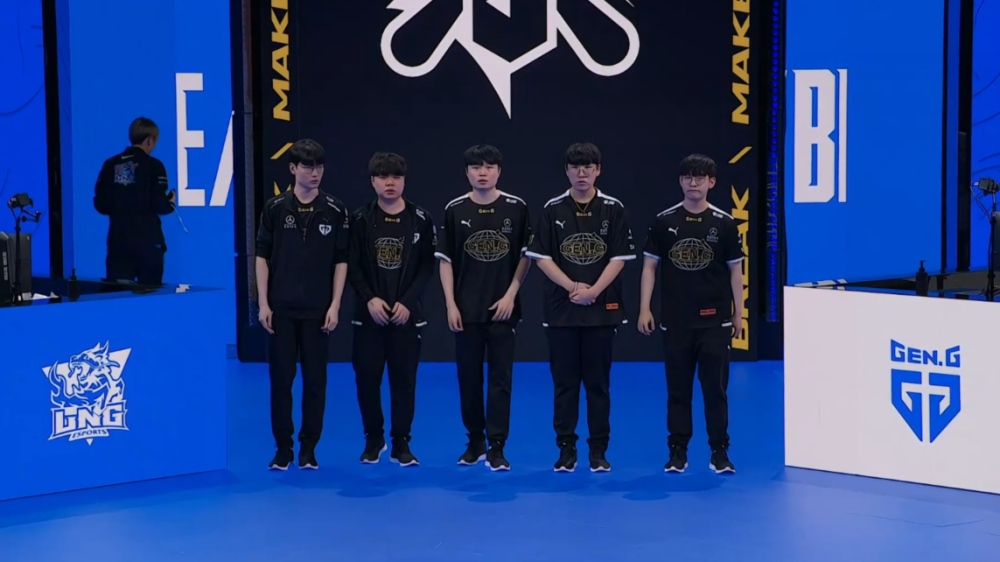 他的存在还 他的存在还