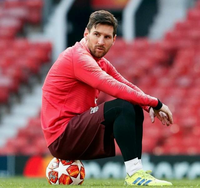 他用极快出 他用极快出