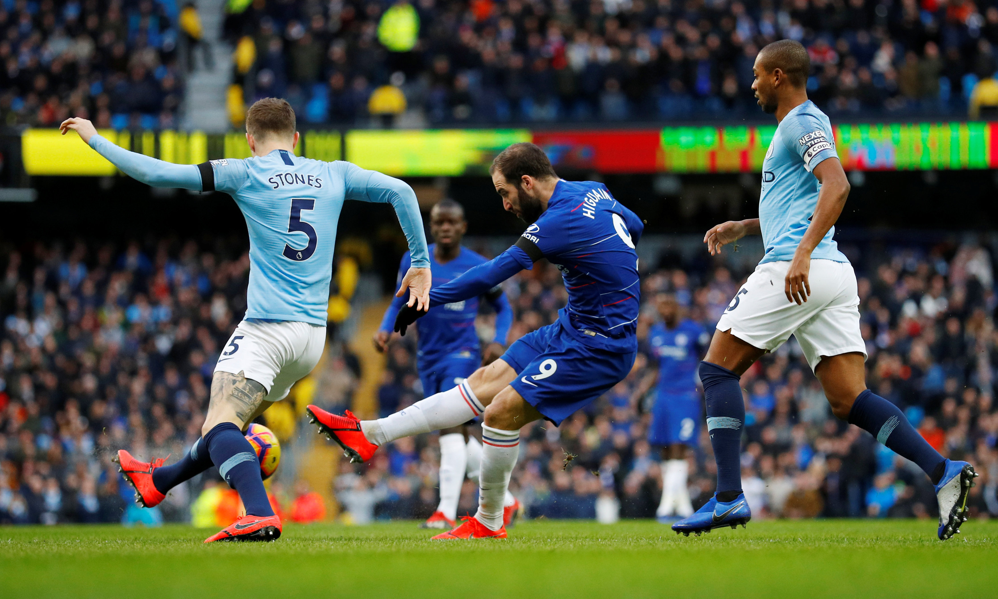 与之呼应 与之呼应