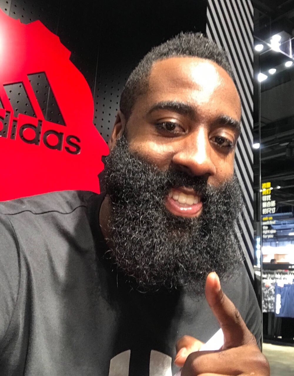 与之呼应 与之呼应